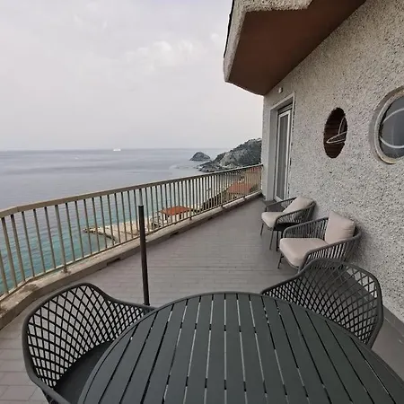 Apartment Design E Vista Mare Bergeggi